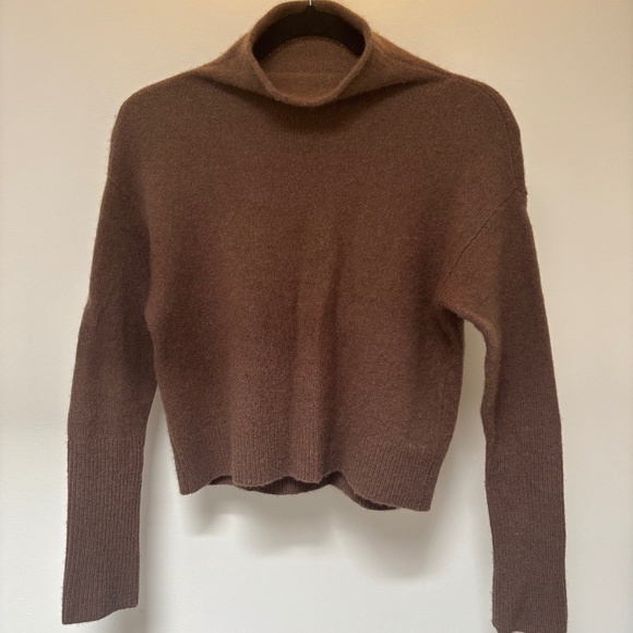 Aritzia Wildred Luxe 100% Cashmere Cyprie Sweater - Brown in Size XS - Picture 1 of 12